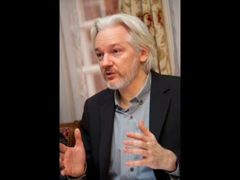 Couverture de Julian Assange est-il un prisonnier politique ? — conférence de Juan Branco à la Sorbonne